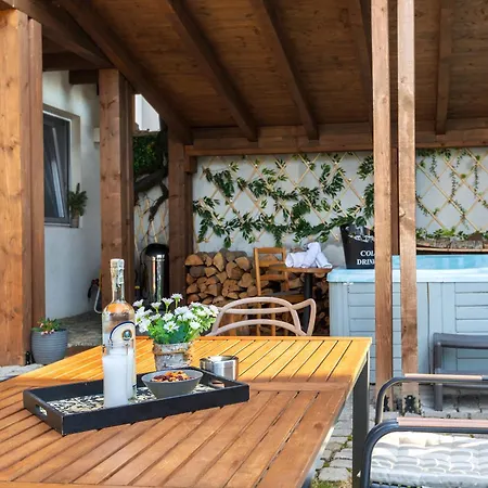 сноуфлейк Snowflake And Snowflake Nyaraló